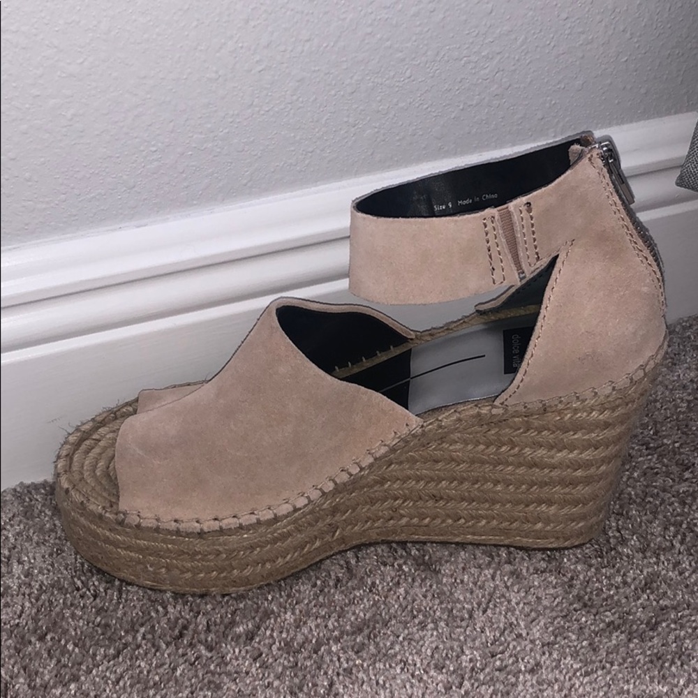 Light pink wedges